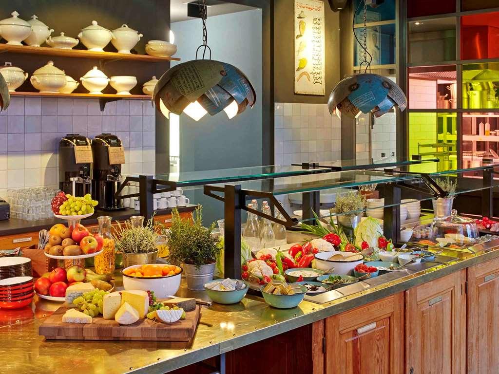 25Hours Hotel Altes Hafenamt Хамбург Ресторант снимка